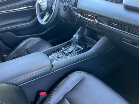 Used 2019 MAZDA MAZDA3 Premium image 14