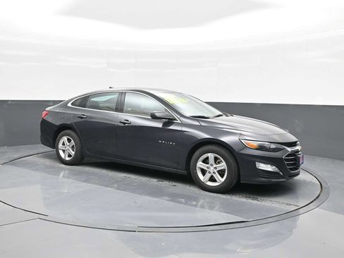 Used 2023 Chevrolet Malibu LT image 1