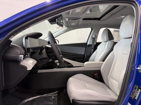 Used 2024 Hyundai Elantra Limited FWD image 10