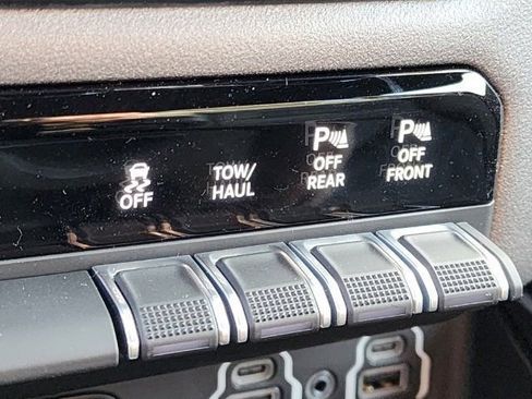 Used 2023 RAM 1500 Big Horn image 4