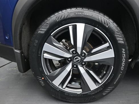 Used 2023 Nissan Rogue SL w/ SL Premium Package image 10