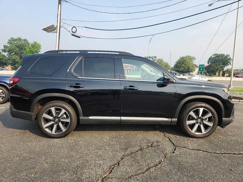 Certified 2023 Honda Pilot Touring image 7