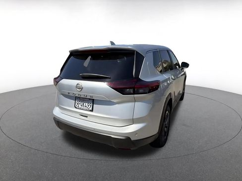 Used 2025 Nissan Rogue SV FWD image 15