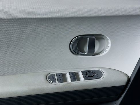 Used 2024 Hyundai Ioniq 5 SEL image 15