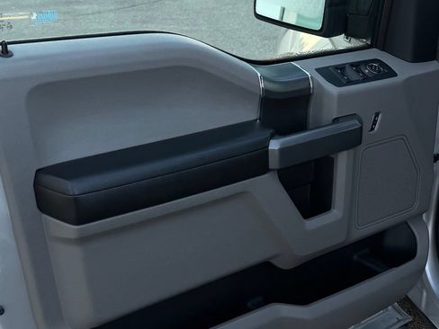 Used 2015 Ford F150 XLT w/ Equipment Group 302A Luxury AWD/4WD image 9