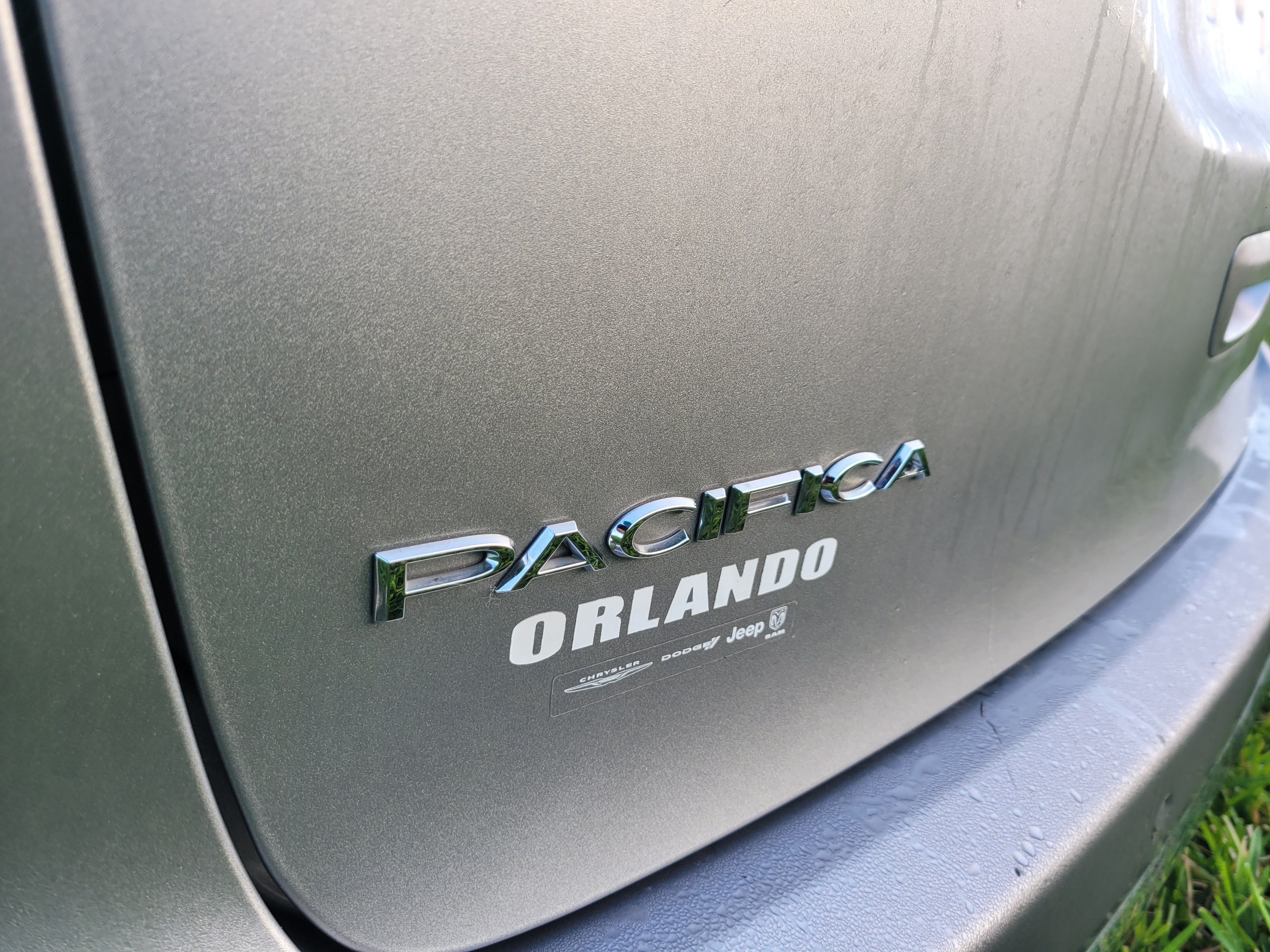 Used 2020 Chrysler Pacifica Touring-L FWD image 7