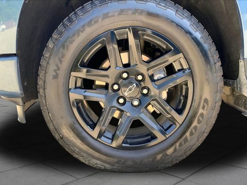 Used 2024 Chevrolet Silverado 1500 RST w/ Z71 Off-Road Package AWD/4WD image 10