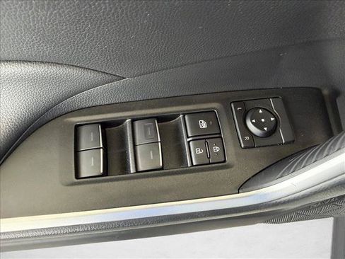 Used 2025 Toyota RAV4 XLE FWD image 15