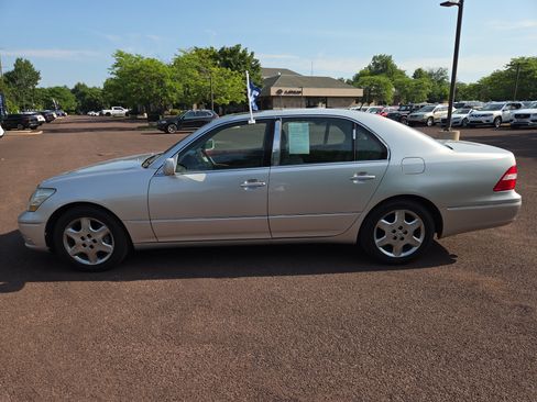 Used 2005 Lexus LS 430 RWD image 6