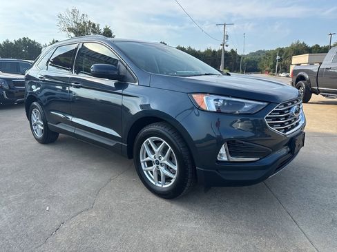Used 2022 Ford Edge SEL w/ Convenience Package image 3