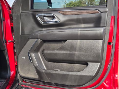 Used 2022 Chevrolet Tahoe Z71 w/ Z71 Off-Road Package image 32