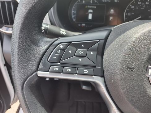 Used 2023 Nissan Kicks SV FWD image 7