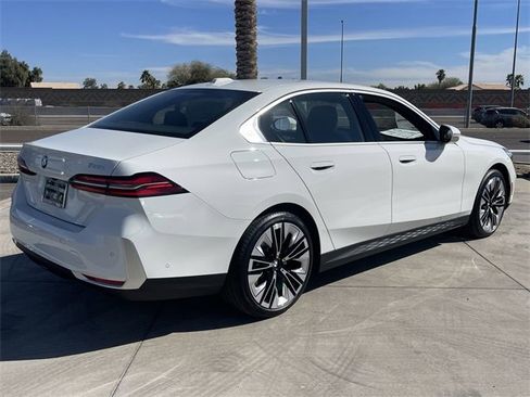 New 2025 BMW 530i image 6