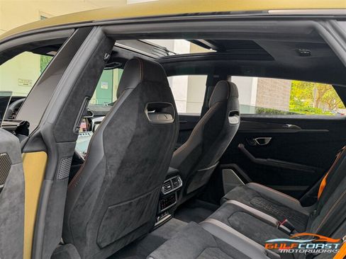 Used 2024 Lamborghini Urus Performante AWD/4WD image 23