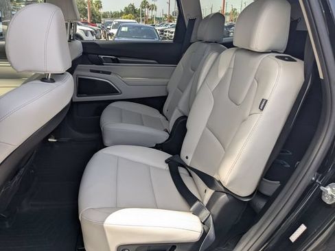 Certified 2024 Kia Telluride S w/ S Sunroof Package FWD image 13