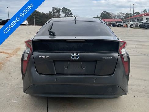 Used 2018 Toyota Prius Three image 4