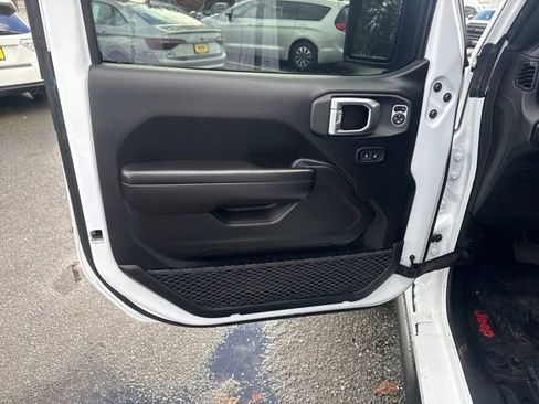 Used 2021 Jeep Gladiator Mojave image 15