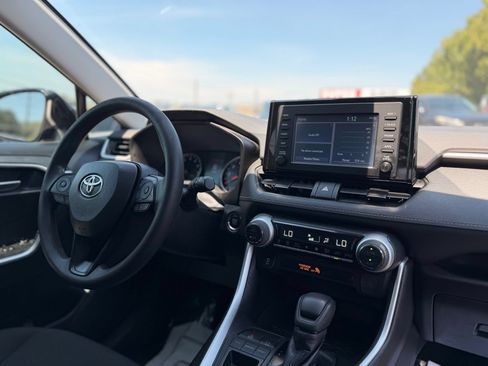 Used 2019 Toyota RAV4 XLE FWD image 35