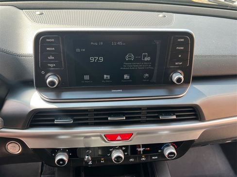 Used 2020 Kia Telluride LX FWD image 24