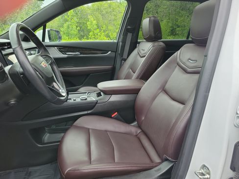 Certified 2024 Cadillac XT6 Premium Luxury AWD/4WD image 14
