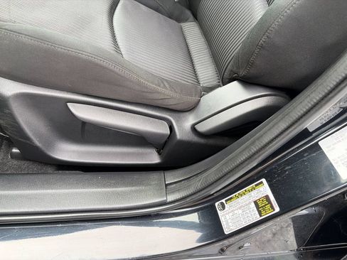 Used 2014 MAZDA MAZDA3 i Touring w/ Technology Package FWD image 19