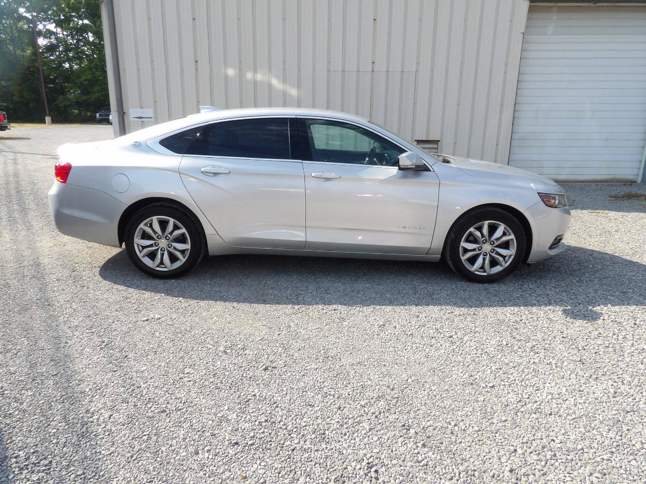 Used 2018 Chevrolet Impala LT FWD image 1