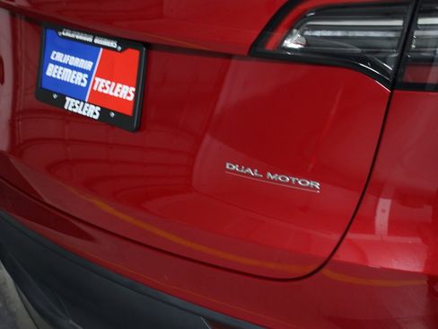 Used 2022 Tesla Model Y Performance image 4