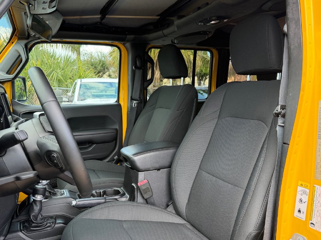 Used 2018 Jeep Wrangler Unlimited Sport S AWD/4WD image 9