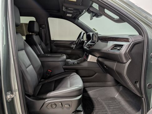 Used 2023 Chevrolet Suburban Z71 w/ Luxury Package AWD/4WD image 21