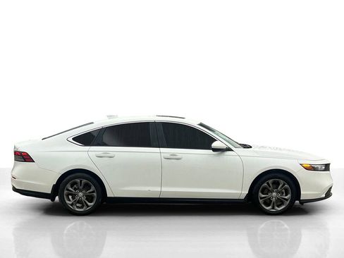 Used 2023 Honda Accord EX image 4