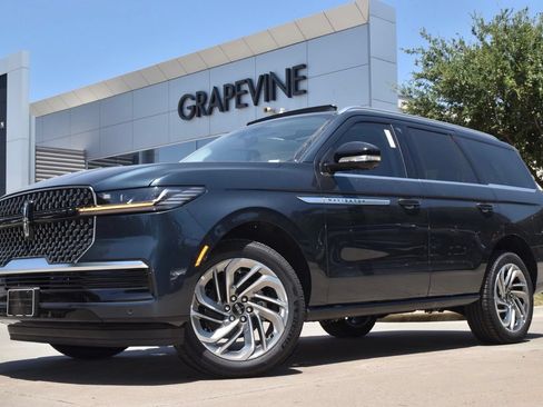 New 2026 Lincoln Navigator Reserve AWD/4WD image 1