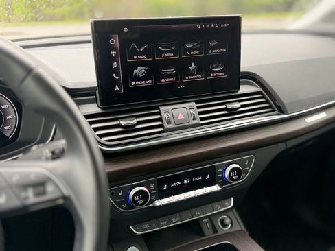 Used 2023 Audi Q5 2.0T Premium Plus w/ Premium Plus Package AWD/4WD image 18