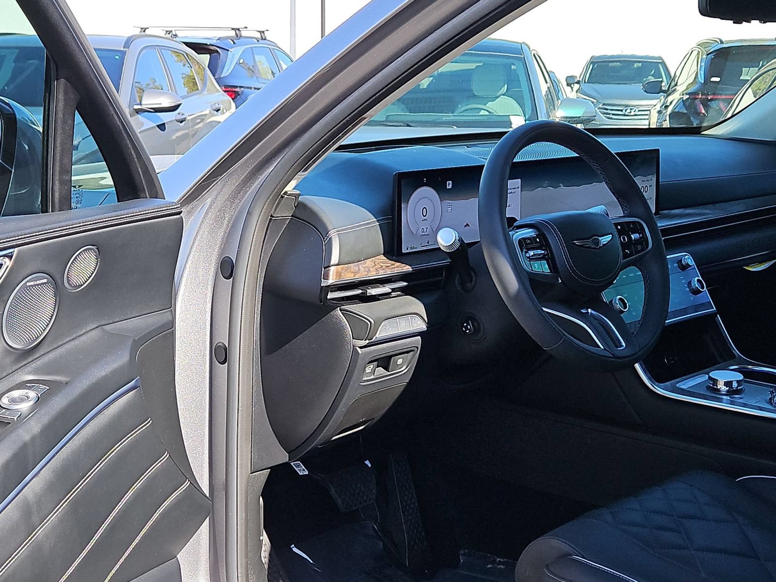 Certified 2025 Genesis GV80 3.5T Prestige AWD/4WD image 10