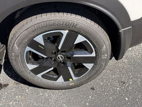 New 2026 Nissan Kicks SV w/ SV Premium Package AWD/4WD image 13