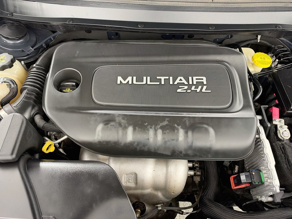 Used 2017 Jeep Cherokee Trailhawk AWD/4WD image 30