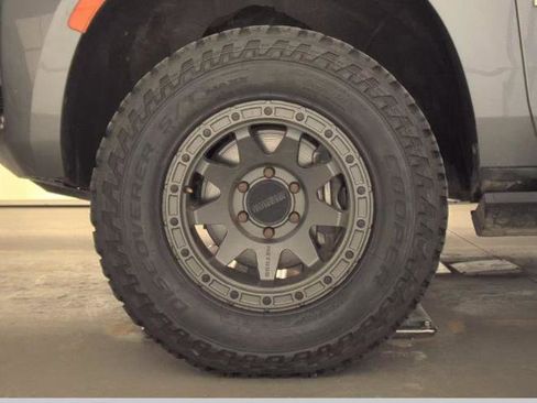 Used 2021 GMC Yukon XL AT4 w/ AT4 Premium Plus Package image 7