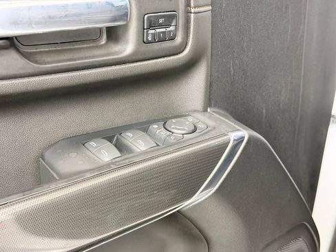Used 2022 GMC Sierra 2500 AT4 w/ AT4 Premium Plus Package AWD/4WD image 13