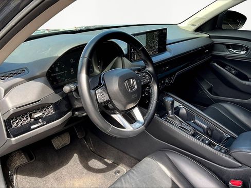 Used 2023 Honda Accord Touring image 18