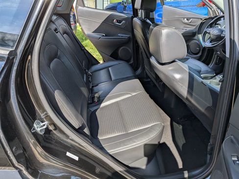 Used 2021 Hyundai Kona Limited AWD/4WD image 38