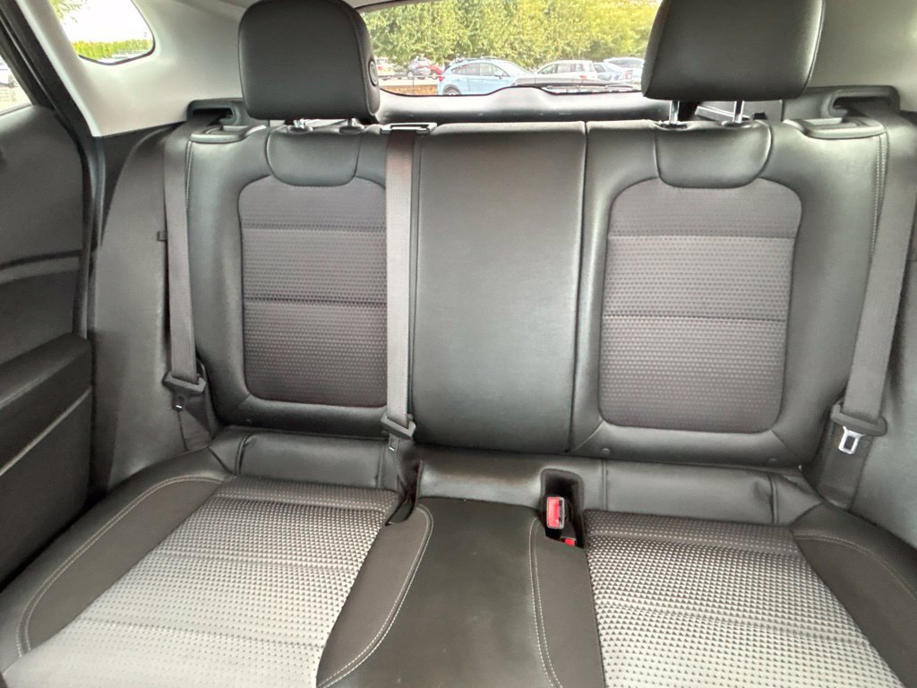 Used 2025 Chevrolet Trax LT FWD image 36