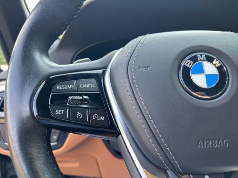 Used 2022 BMW 530i xDrive w/ Premium Package image 12