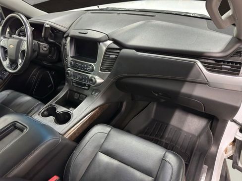 Used 2017 Chevrolet Suburban LT image 27