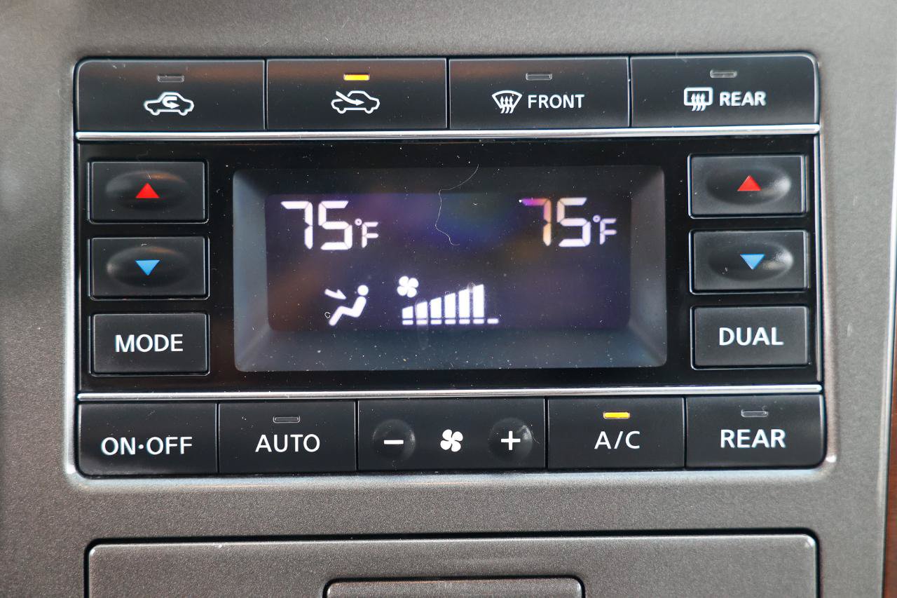 Used 2014 Nissan Quest SL FWD image 31