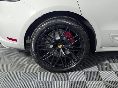 New 2026 Porsche Macan GTS AWD/4WD image 13