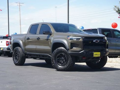 Used 2025 Chevrolet Colorado ZR2 w/ ZR2 Bison Edition AWD/4WD image 2