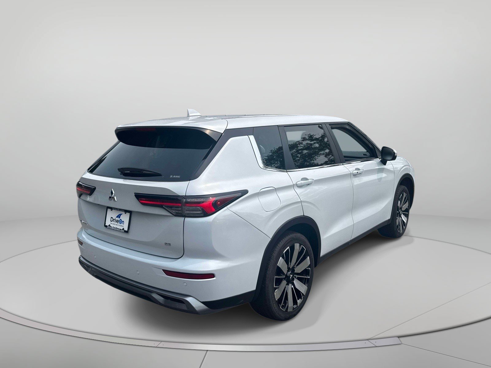 Used 2025 Mitsubishi Outlander SE AWD/4WD image 6