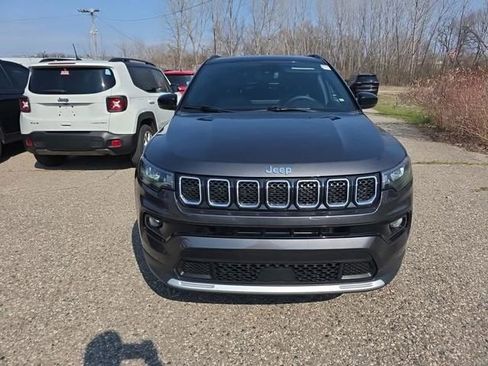 Used 2023 Jeep Compass Limited image 9