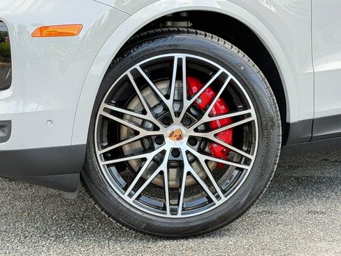 New 2026 Porsche Cayenne S image 6