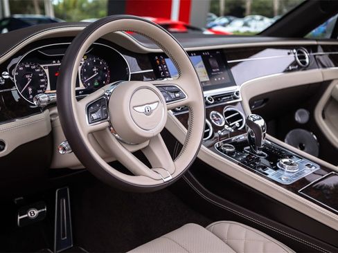 Used 2022 Bentley Continental GT Speed image 28