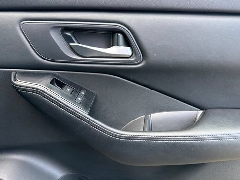 Certified 2025 Nissan Rogue SV AWD/4WD image 22